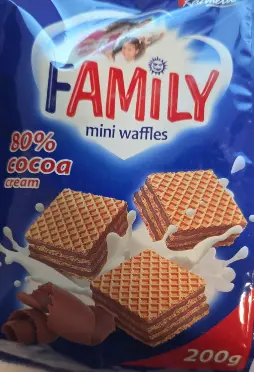 Family Mini Waffles Cocoa Cream 200 g
